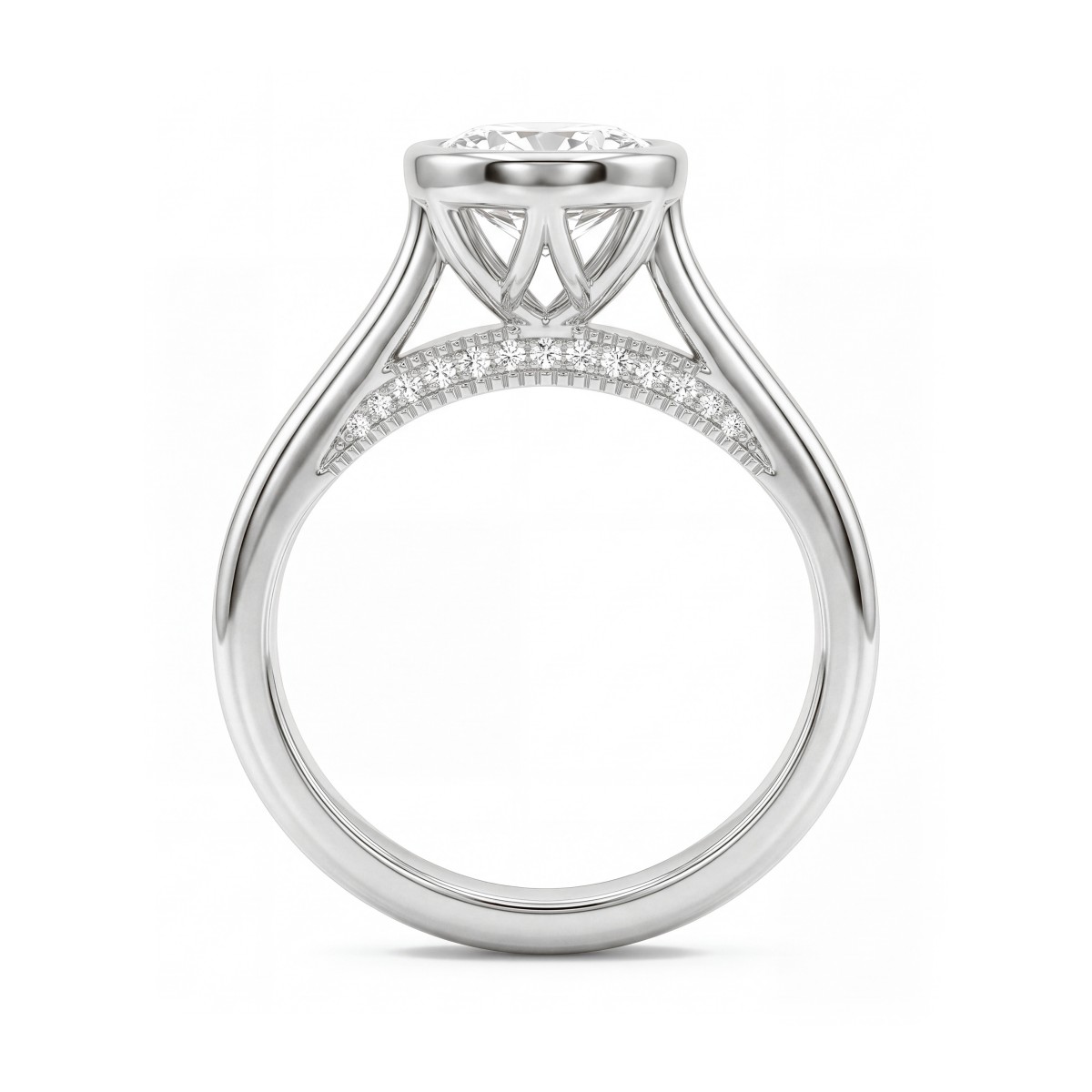 Camille - ring med oval moissanite i sargfatning og gjennombrutt galleri