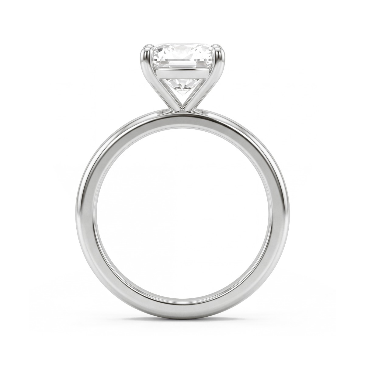 Altessa - ensteinsforlovelsesring med puteslipt moissanite og høy klofatning med fire klør