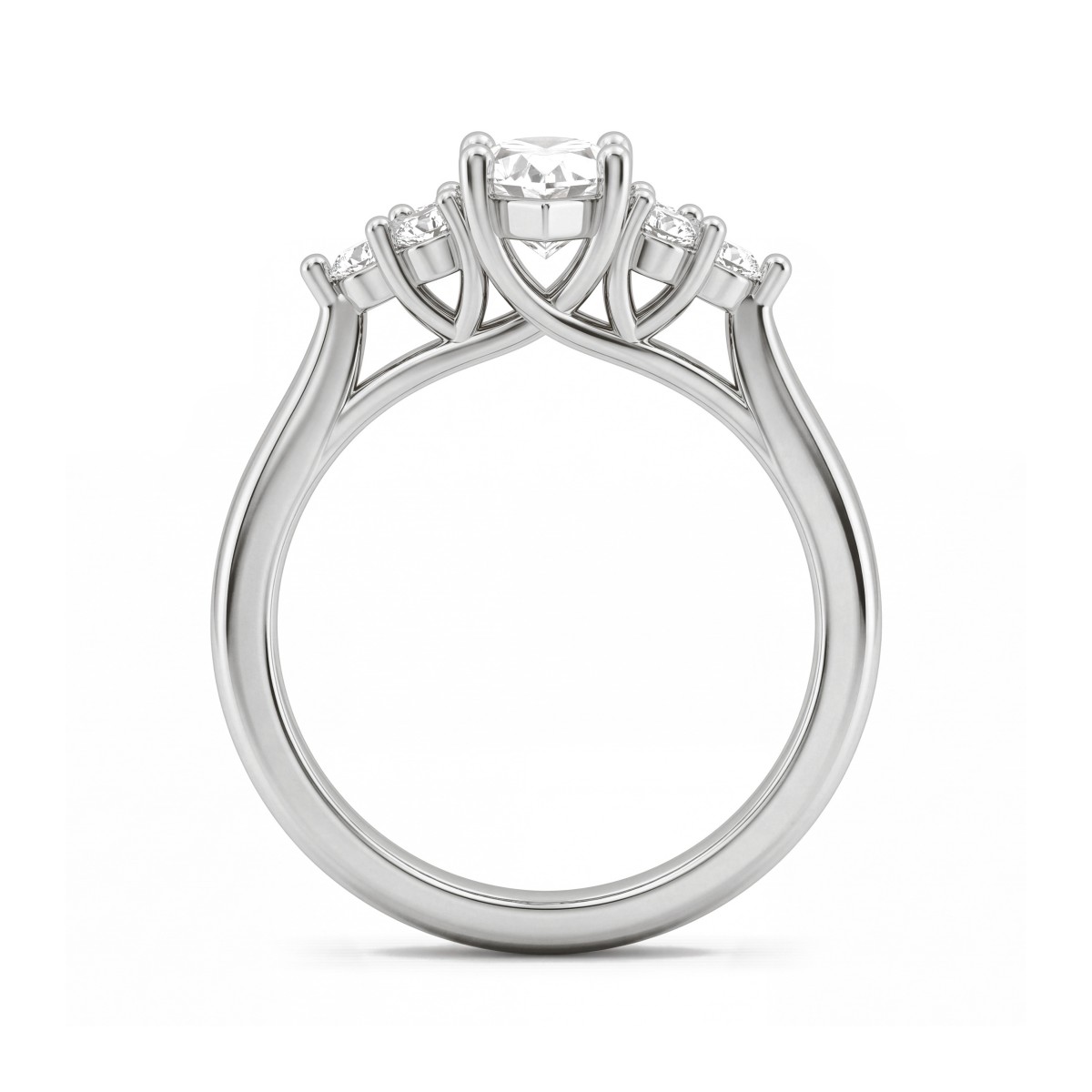 Posy - ring med moissanite i marquiseslip og sidesteiner i klynge