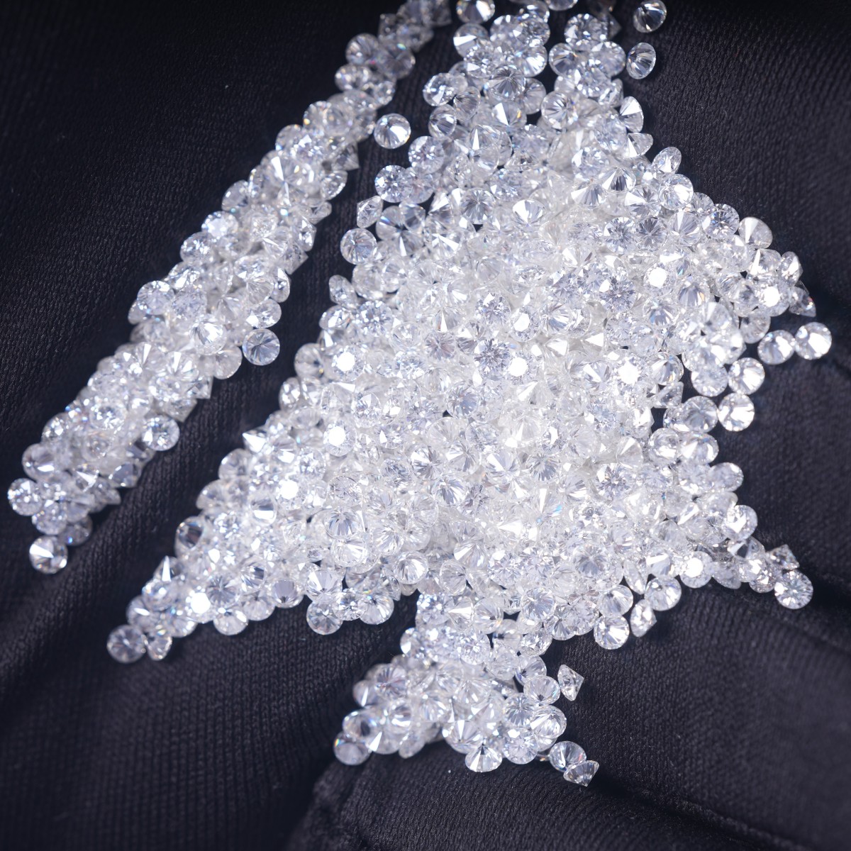 Løse moissanitesteiner - rund slip