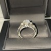 Circe - vintageinspirert forlovelsesring med moissanite, sidesteiner og filigrandetaljer