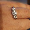 Aventine - ring med tre moissanitesteiner