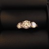 Aventine - ring med tre moissanitesteiner