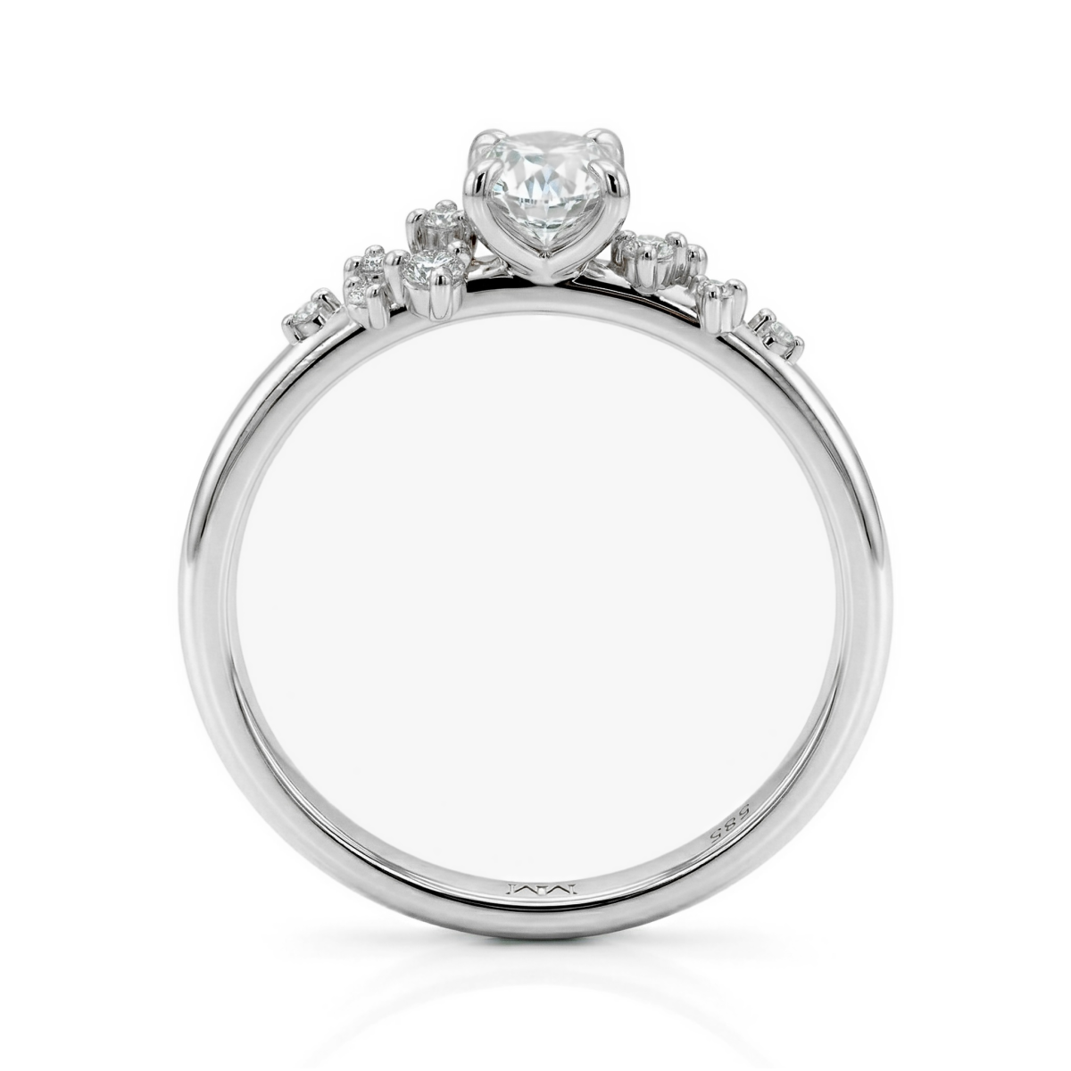 Ovaline - ring med moissanite og minimalistiske sidesteiner