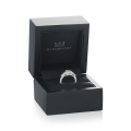 Lustrina - ring med oval moissanite og glitrende aksenter