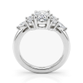 Lustrina - ring med oval moissanite og glitrende aksenter