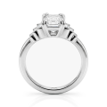 Rectanglo - ring med smaragdslipt moissanite og baguetteslipte aksentsteiner