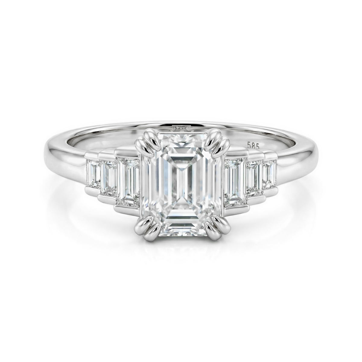 Rectanglo - ring med smaragdslipt moissanite og baguetteslipte aksentsteiner