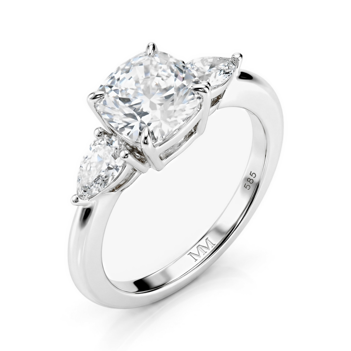 Trielle - forlovelsesring med moissanite i puteslip og dråpeformede aksentsteiner på sidene