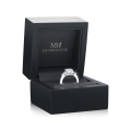 Trielle - forlovelsesring med moissanite i puteslip og dråpeformede aksentsteiner på sidene