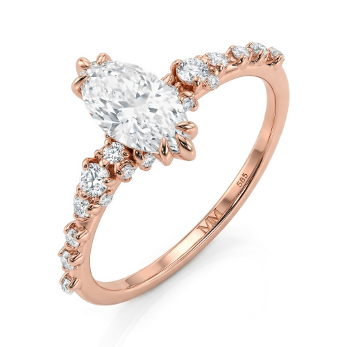 Elegante - ring med marquiseslipt moissanite og vintageinspirerte minimalistiske sidesteiner