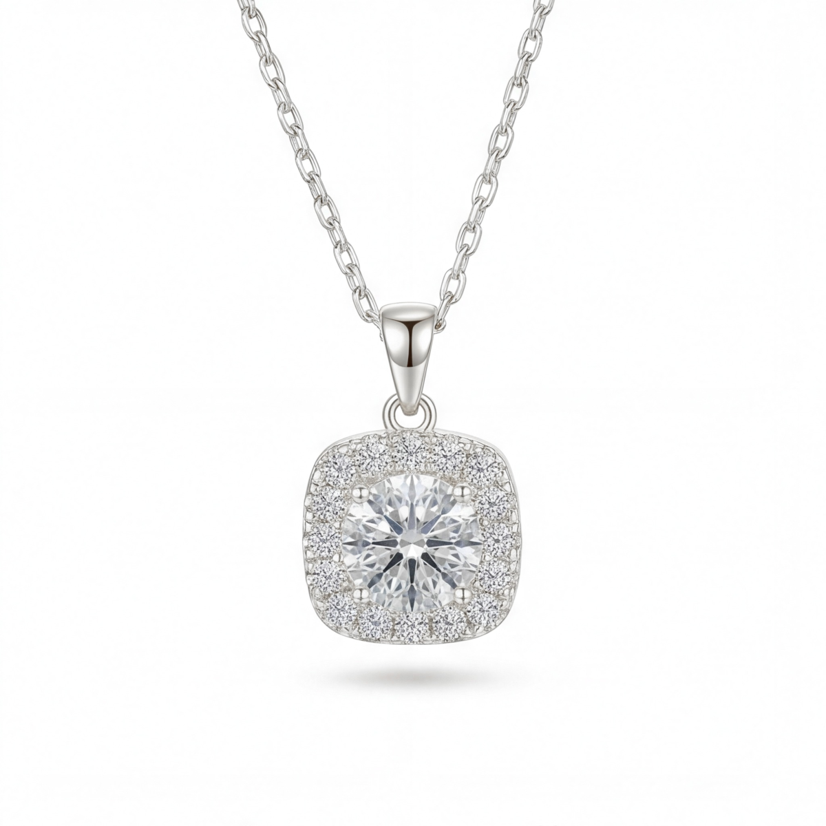 Haloette - moissanite-anheng med en komplett halo som detalj