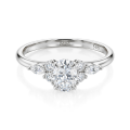 Olivette - forlovelsesring med moissanite i oval slip og sidesteiner i marquiseslip