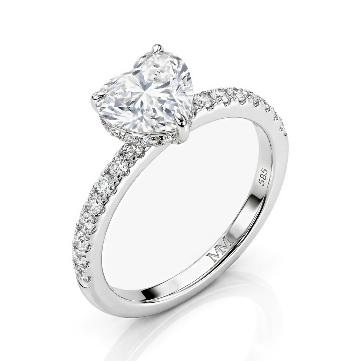 Amoretta - forlovelsesring med moissanite i hjerteformet slip og pavéfattede skuldre