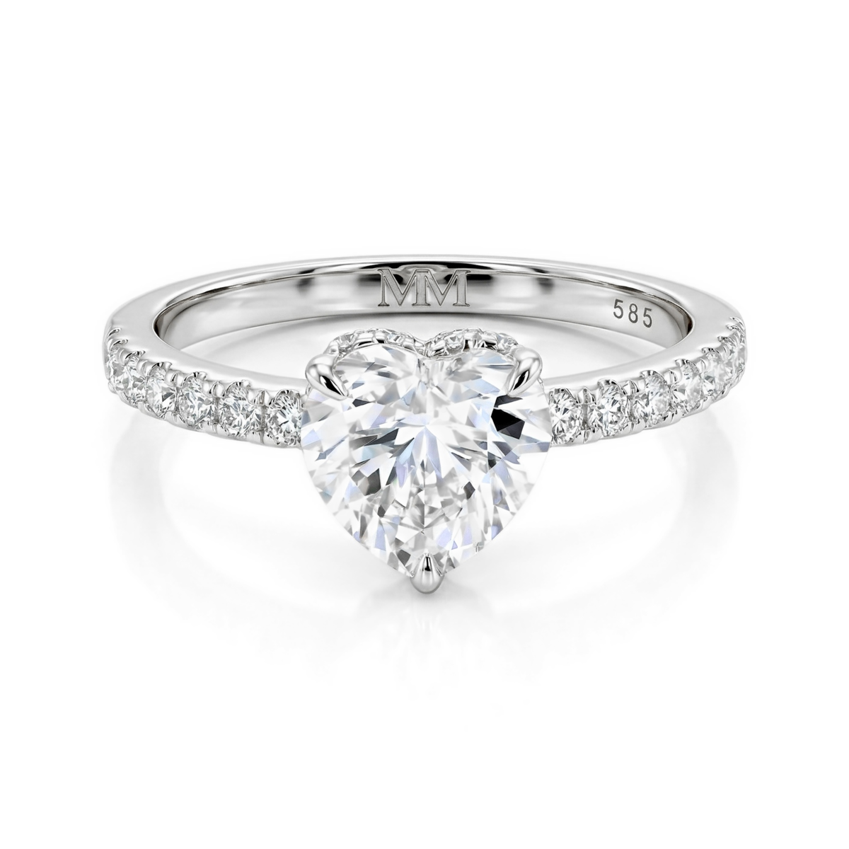Amoretta - forlovelsesring med moissanite i hjerteformet slip og pavéfattede skuldre