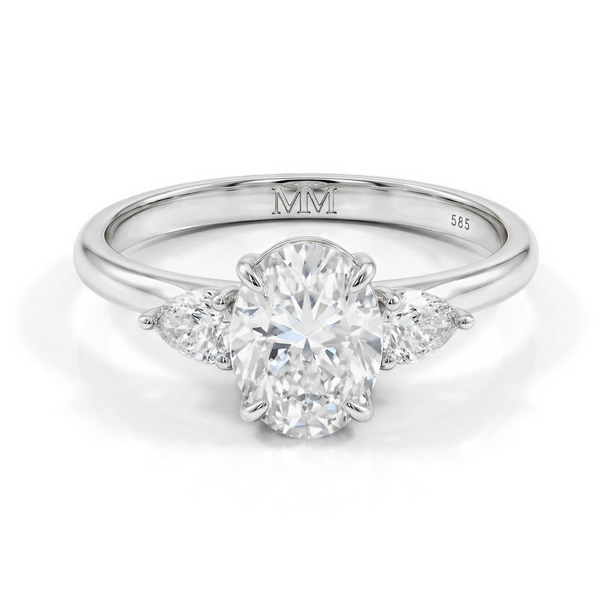 Vivienne - tresteinsforlovelsesring med oval moissanite
