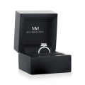 Regalia - haloring med prinsesseslipt moissanite og pavéfattet ringskinne