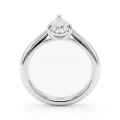 Larissa - ensteinsring med dråpeformet moissanite
