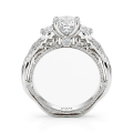Circe - vintageinspirert forlovelsesring med moissanite, sidesteiner og filigrandetaljer