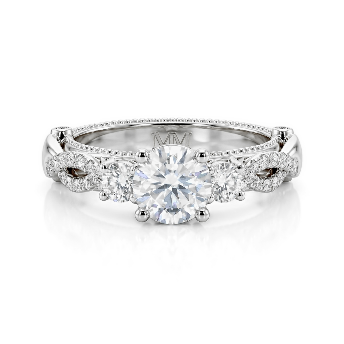 Circe - vintageinspirert forlovelsesring med moissanite, sidesteiner og filigrandetaljer