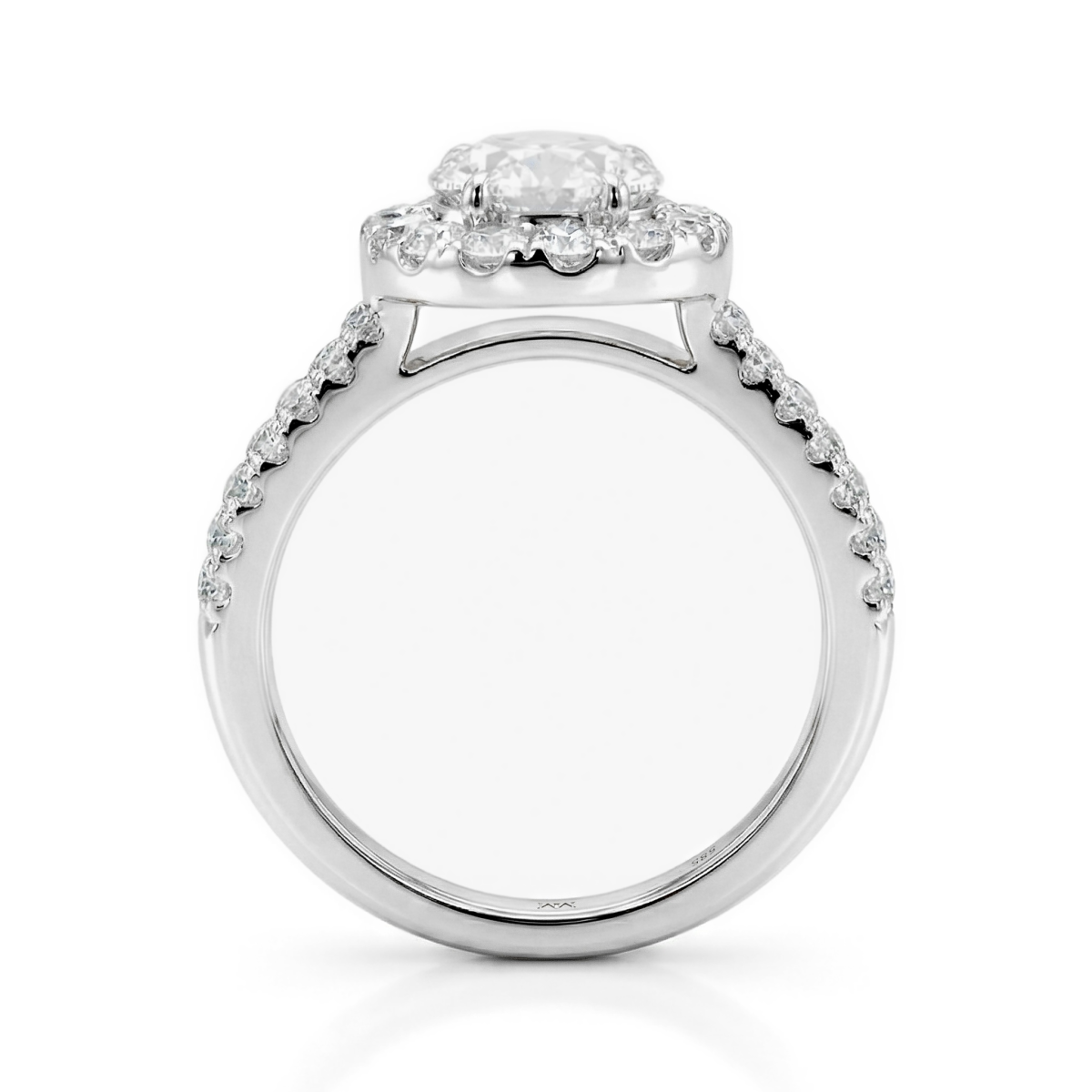 Ovalea - ring med ovalslipt moissanite og halo-pavé-design
