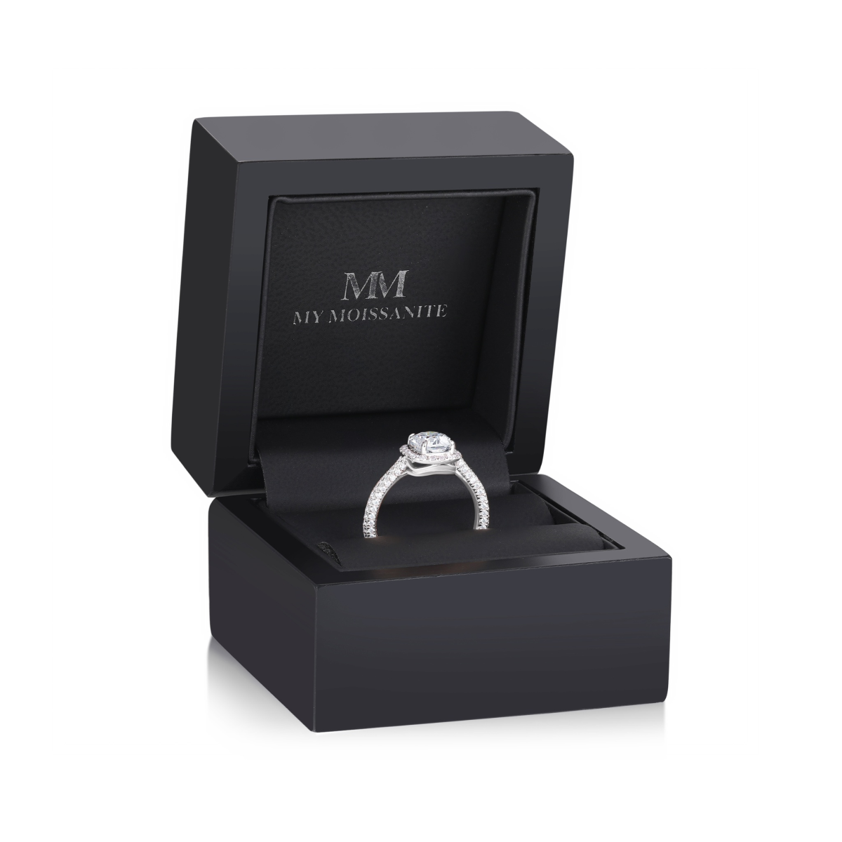 Plushette - forlovelsesring med moissanite i avlang puteslip, halo og ringskinne med mikropavé
