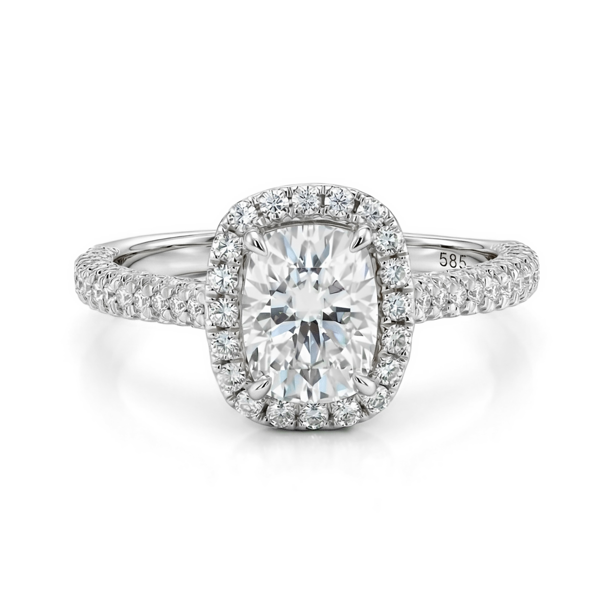 Plushette - forlovelsesring med moissanite i avlang puteslip, halo og ringskinne med mikropavé