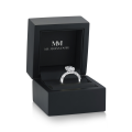 Luminaire - ring med radiantslipt moissanite, marquiseslipte sidesteiner og skjult halo