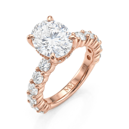 Majestica - ring med oval moissanite og sidesteiner