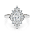 Crownique - forlovelsesring med moissanite i marquiseslip, halo og aksentsteiner med baguetteslip