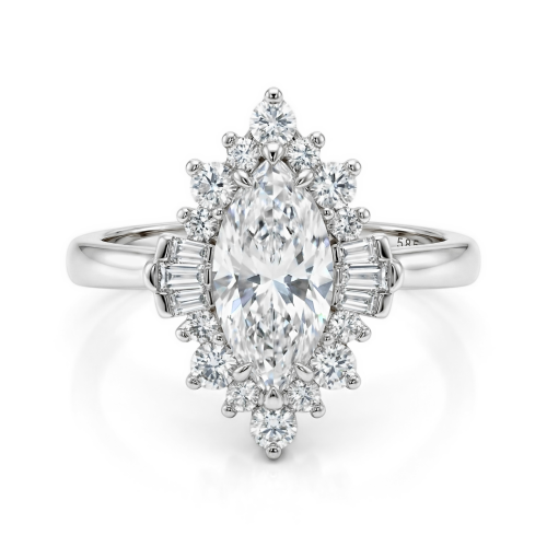 Crownique - forlovelsesring med moissanite i marquiseslip, halo og aksentsteiner med baguetteslip
