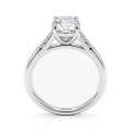 Mirage - forlovelsesring med ovalslipt moissanite og pavéfattede sidesteiner