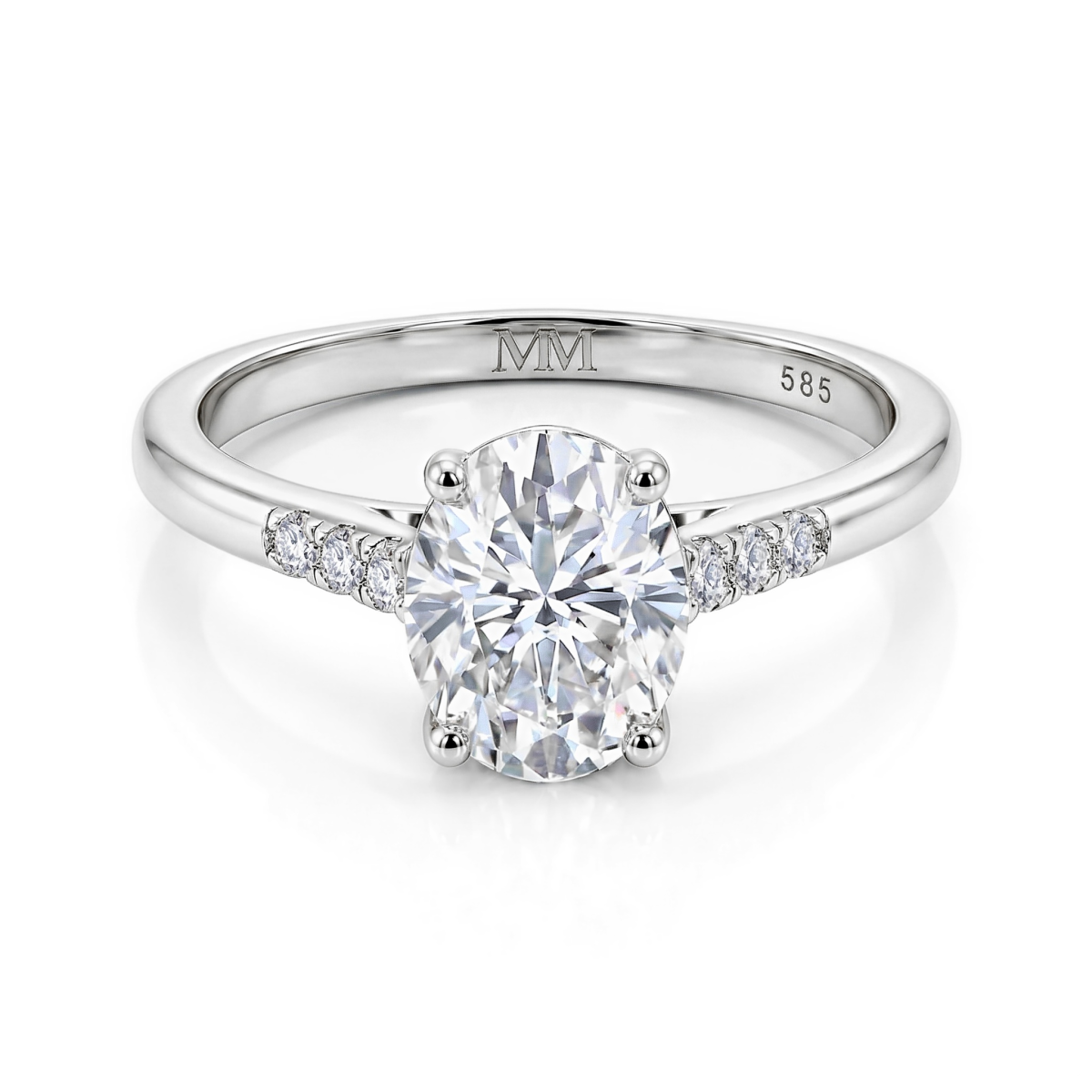 Mirage - forlovelsesring med ovalslipt moissanite og pavéfattede sidesteiner