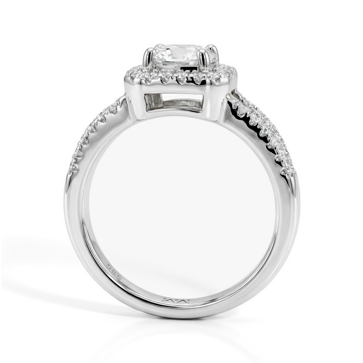 Evora – ring med moissanite i halofatning og delt ringskinne