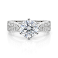 Sylphie - forlovelsesring med moissanite og doble sidesteiner