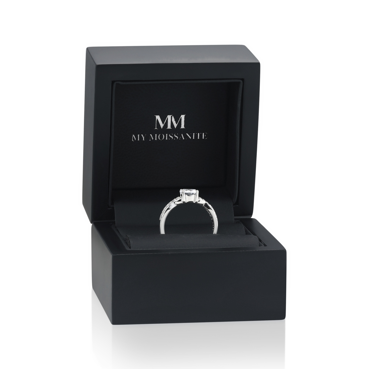 Verity - forlovelsesring med moissanite og vridd ringskinne