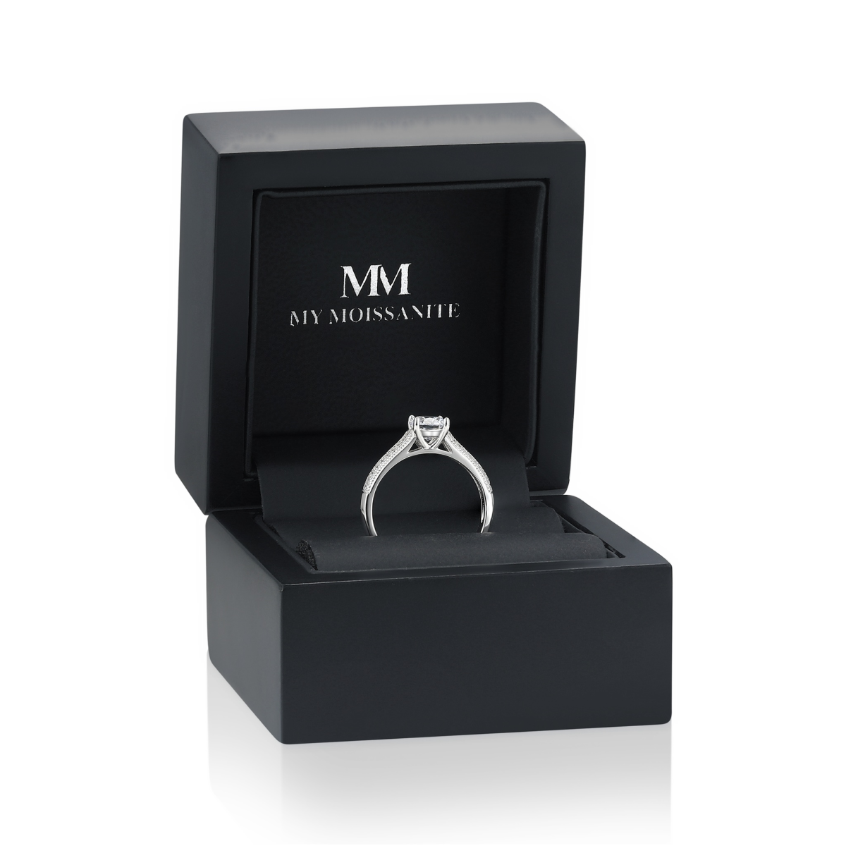 Venette - moissanite-forlovelsesring med pavéfattede sidesteiner