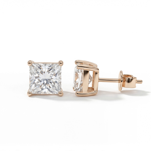 Orion – stiftøredobber med moissanite i prinsesseslip