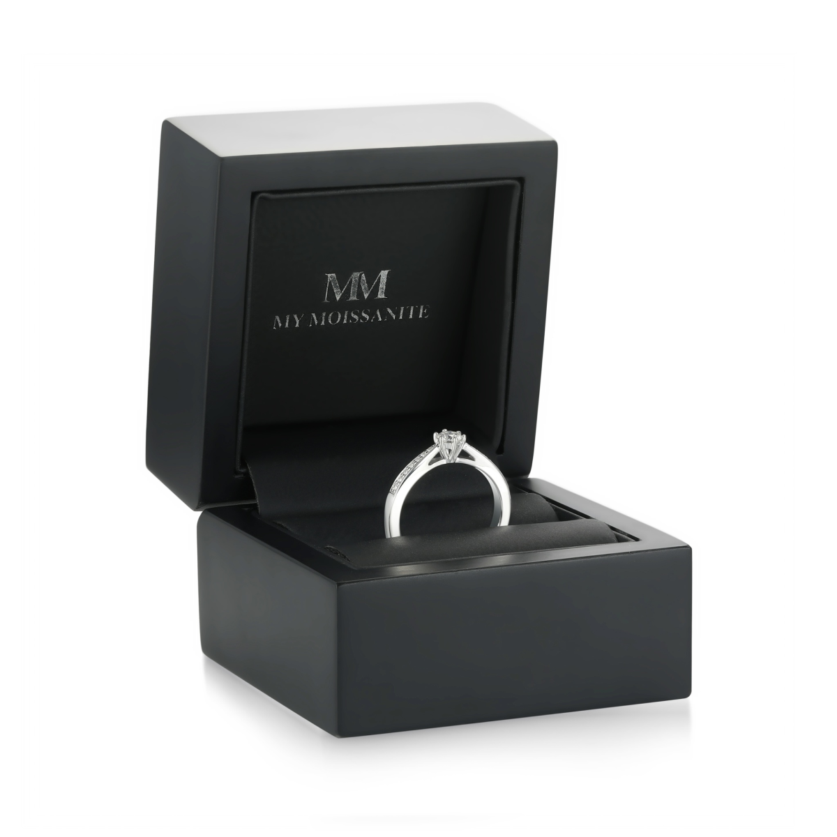 Sophia ring - forlovelsesring med moissanite og pavéfattede sidesteiner