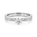 Sophia ring - forlovelsesring med moissanite og pavéfattede sidesteiner