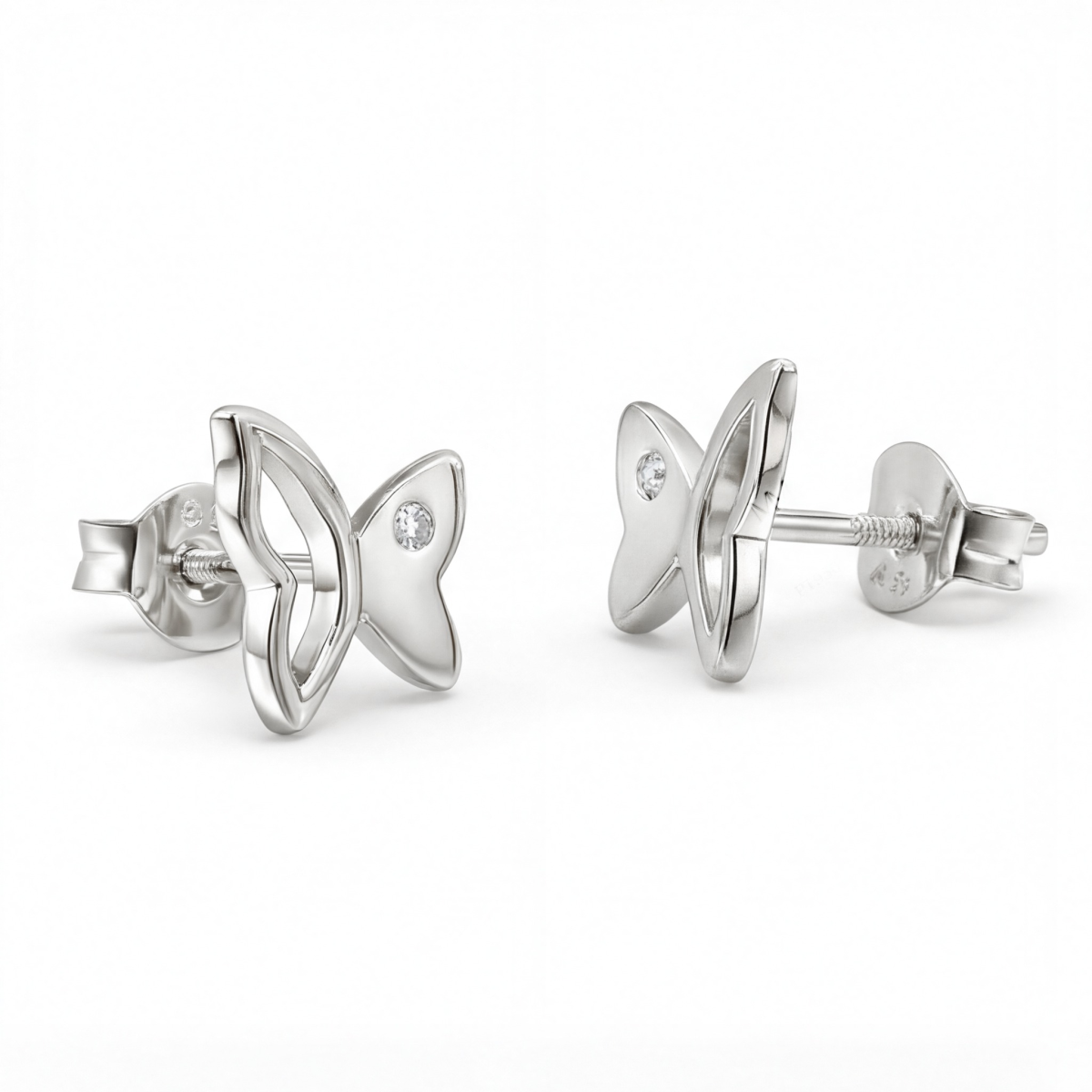 Butterfly Beauty - stiftøredobber med moissanite