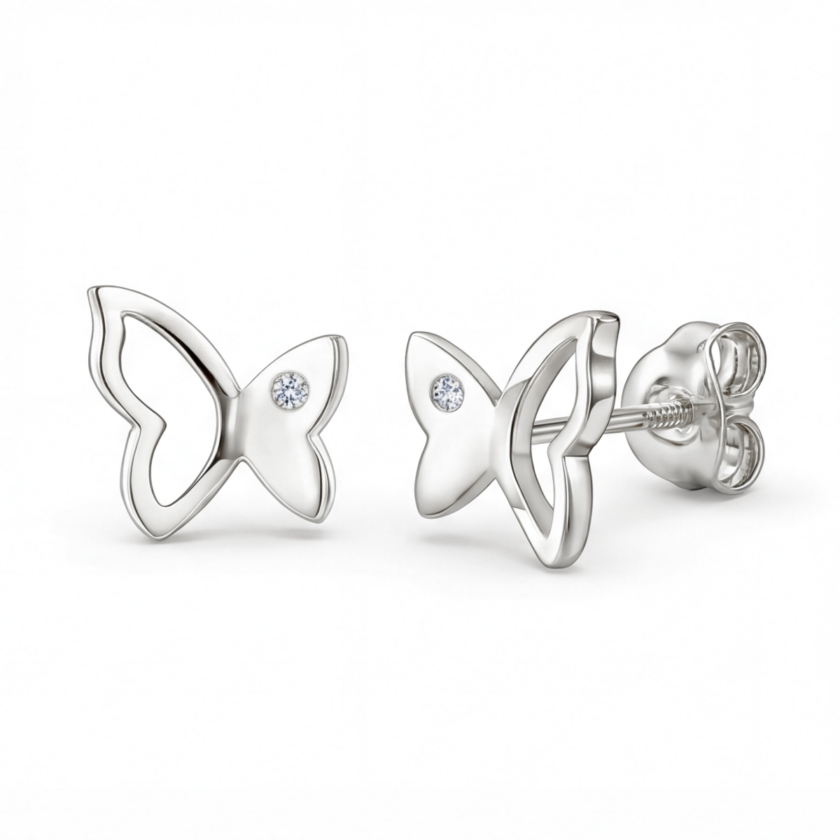 Butterfly Beauty - stiftøredobber med moissanite