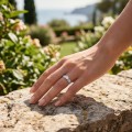 Feathra - Harry Potter-ring med gullsnoppmotiv, moissanite og vingeformede detaljer