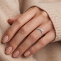 Serenella - giftering med moissanitesteiner med marquiseslip og runde moissanitesteiner