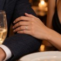 Mignon - ensteinsring med oval moissanite og seks klør